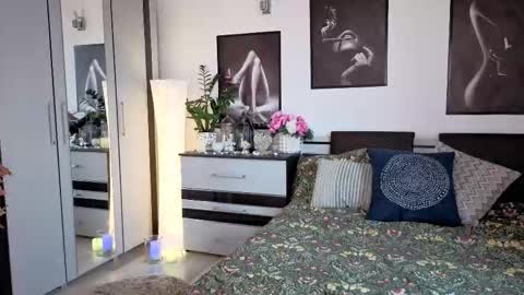 Snapshot of redhotline chatting on 12/15/25, 12:20 Alex online show from 12/15/25, 12:20