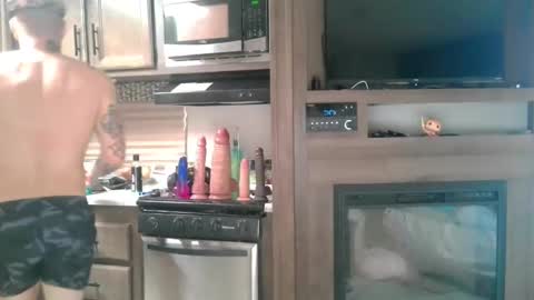 Snapshot of redinthebed chatting on 12/16/24, 08:16 InkedGinger online show from 12/16/24, 08:16