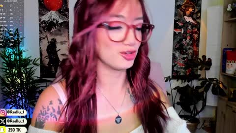 Snapshot of redlu_1 chatting on 01/15/25, 02:49 Lu Independiet model online show from 01/15/25, 02:49