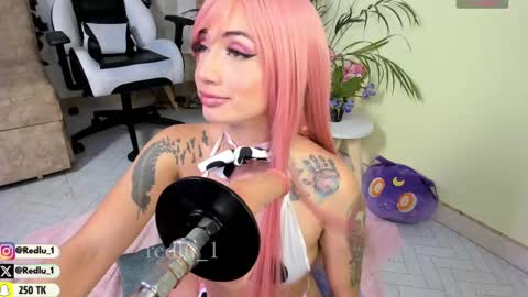 Snapshot of redlu_1 chatting on 02/26/25, 03:42 Lu Independiet model online show from 02/26/25, 03:42