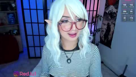 Snapshot of redlu_1 chatting on 10/21/25, 02:23 Lu Independiet model online show from 10/21/25, 02:23