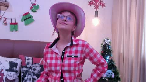 Snapshot of redmeloddy chatting on 12/06/24, 09:24 Meloddy online show from 12/06/24, 09:24