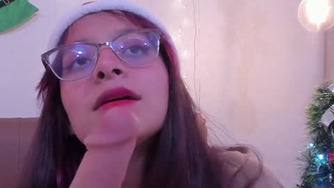 Snapshot of redmeloddy chatting on 12/17/24, 08:10 Meloddy online show from 12/17/24, 08:10