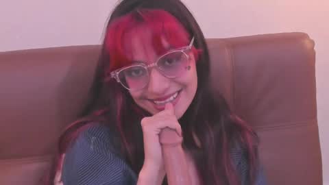 Snapshot of redmeloddy chatting on 02/27/25, 10:42 Meloddy online show from 02/27/25, 10:42