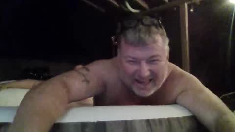 Snapshot of redpole4u chatting on 10/28/25, 11:51 redpole4u online show from 10/28/25, 11:51