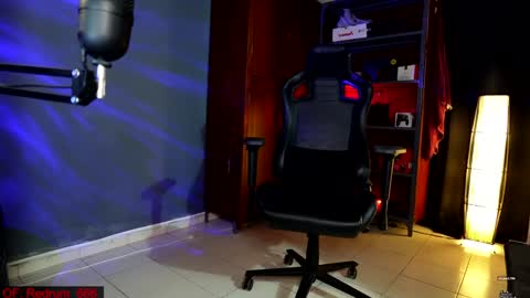 Red online show from 12/18/24, 03:47