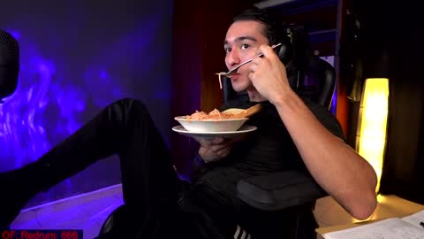 Red online show from 12/19/24, 06:34