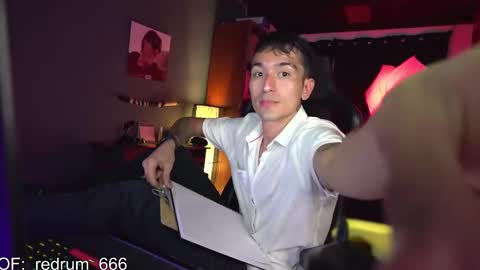 Red online show from 03/03/25, 08:43