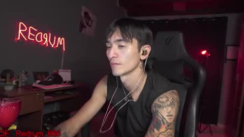 Red online show from 10/17/25, 02:26