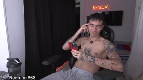 Snapshot of redrum_696 chatting on 07/11/26, 06:54 Red online show from 07/11/26, 06:54