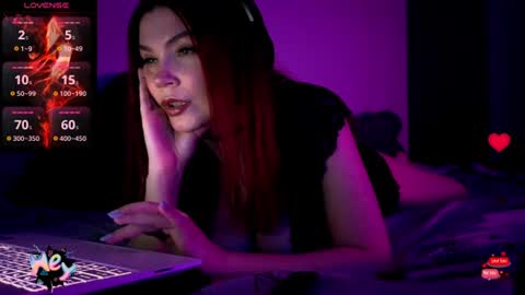 Snapshot of redyari chatting on 07/14/26, 10:59 Red online show from 07/14/26, 10:59