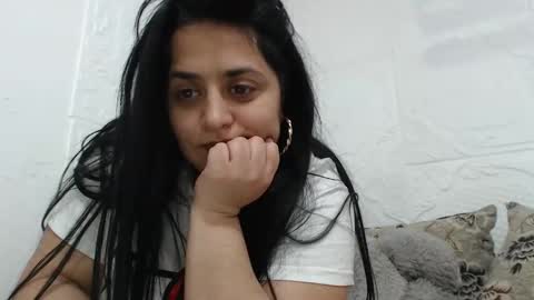Snapshot of reeapassion chatting on 02/22/25, 12:27 Reea online show from 02/22/25, 12:27
