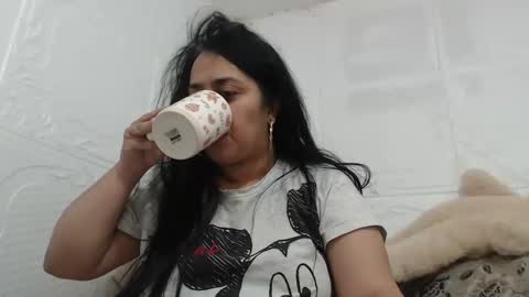 Snapshot of reeapassion chatting on 02/24/25, 11:41 Reea online show from 02/24/25, 11:41