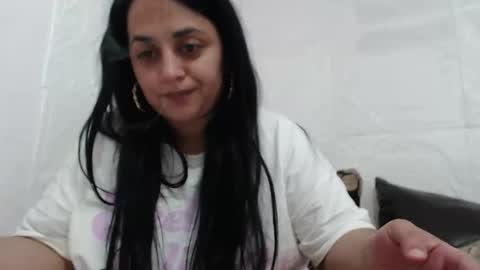Snapshot of reeapassion chatting on 10/22/25, 07:24 Reea online show from 10/22/25, 07:24