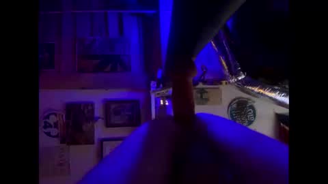 Snapshot of reeferleefer chatting on 09/19/25, 08:31 Lee online show from 09/19/25, 08:31