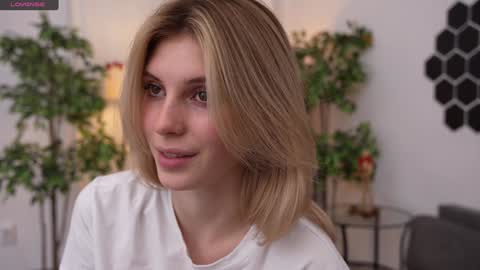 JessyinCherri yang online show from 01/16/25, 10:21