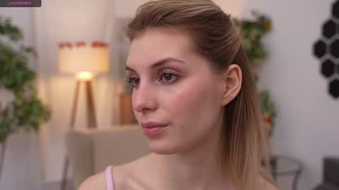 JessyinCherri yang online show from 01/17/25, 07:08