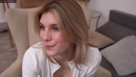 JessyinCherri yang online show from 01/19/25, 10:28