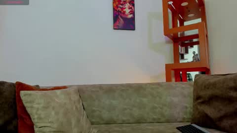 regiina_doll online show from 12/21/25, 11:01