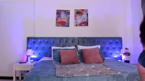 Regina online show from 11/25/25, 01:00