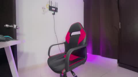 regina_mills_milk online show from 01/10/26, 04:47