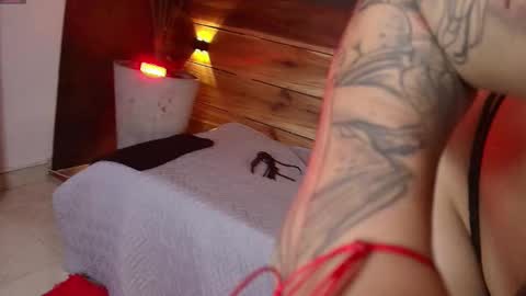Snapshot of regina_storm chatting on 10/03/25, 03:14 online show from 10/03/25, 03:14