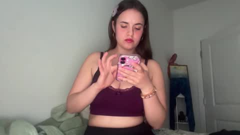 Snapshot of reginababyy chatting on 04/12/26, 12:26 Its Reginaaa online show from 04/12/26, 12:26