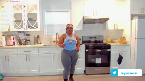 Snapshot of reginabanx chatting on 12/18/25, 11:55 reginabanx online show from 12/18/25, 11:55