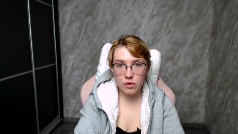 Regina online show from 03/12/25, 01:40