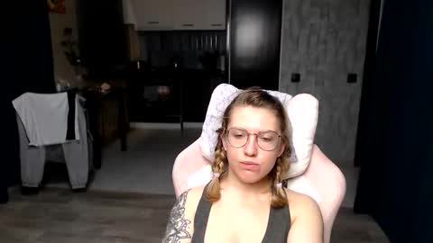 Regina online show from 09/24/25, 01:20