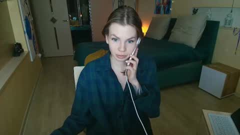 Snapshot of reginasparkle chatting on 10/24/25, 05:53 Regina online show from 10/24/25, 05:53