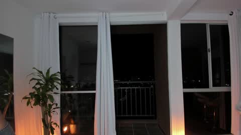 Snapshot of reichel_gray chatting on 02/04/25, 03:11 REICHEL online show from 02/04/25, 03:11
