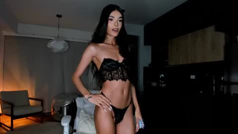 Snapshot of reichel_gray chatting on 07/07/26, 01:52 REICHEL online show from 07/07/26, 01:52