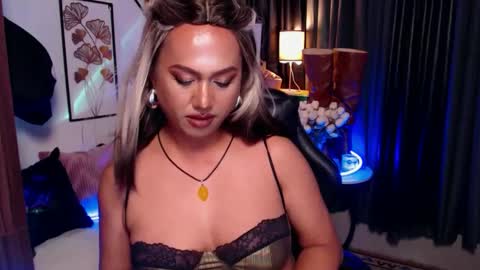 Red Ivy online show from 03/12/25, 04:46