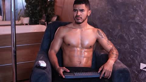 Reik online show from 12/17/25, 12:11