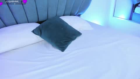 Snapshot of reikaminato chatting on 10/14/25, 04:41 Reika online show from 10/14/25, 04:41