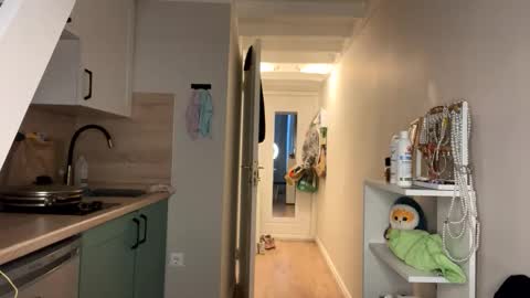 Bell online show from 10/01/25, 02:23