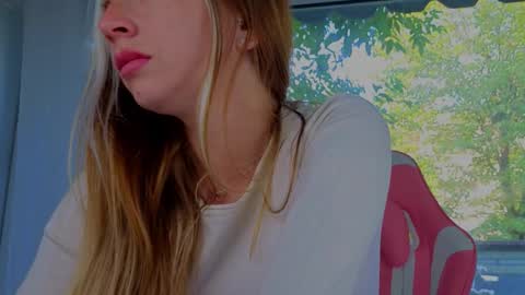 reina cummings online show from 10/05/25, 06:23