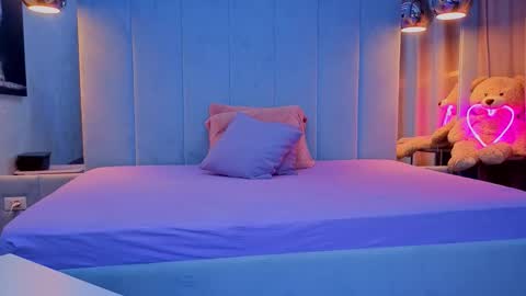 reina cummings online show from 10/21/25, 05:52