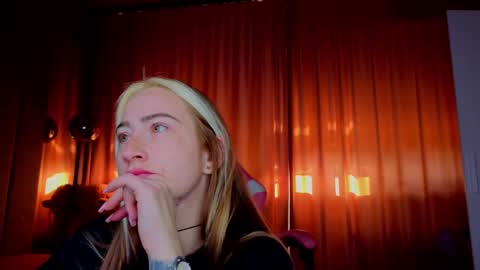 reina cummings online show from 11/01/25, 06:59