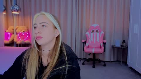 reina cummings online show from 11/10/25, 07:18