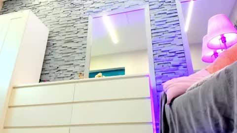 reina cummings online show from 04/14/26, 06:08