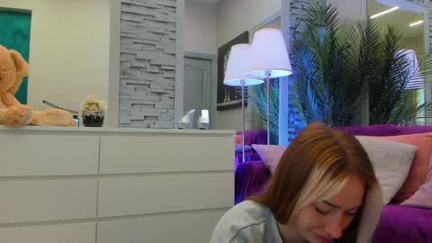 reina cummings online show from 05/17/26, 05:38