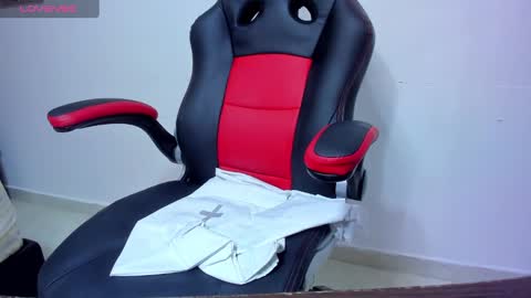 reina_loren online show from 01/04/25, 11:27