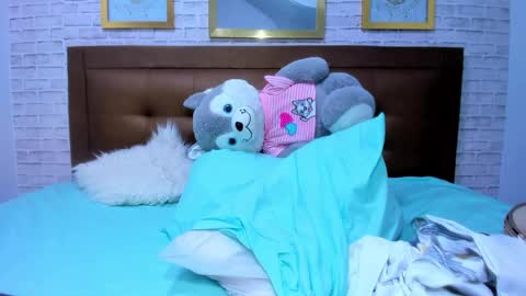 reina_loren online show from 01/26/25, 12:48