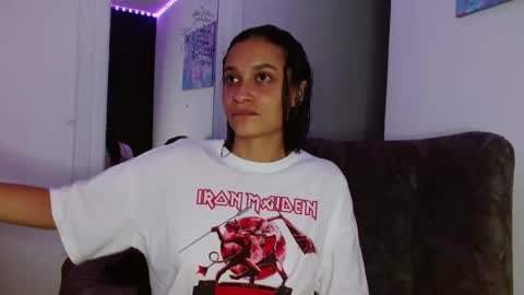 reina_reina online show from 03/04/26, 06:08