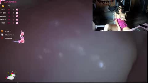 Reinacatchile online show from 10/25/25, 01:57