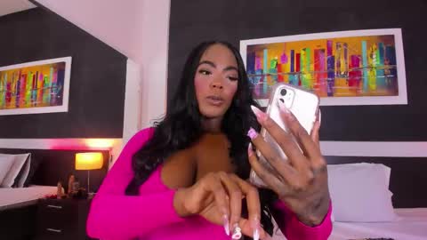 Snapshot of reinamiah chatting on 09/18/25, 03:52 Miah online show from 09/18/25, 03:52