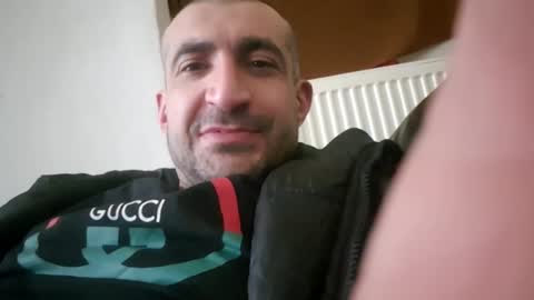 reis232323 online show from 11/19/25, 08:47