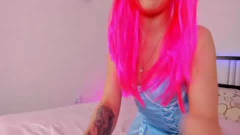 Elly online show from 06/19/26, 03:05
